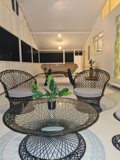 Taharu'U Guest House By The Beach Papara Exteriör bild
