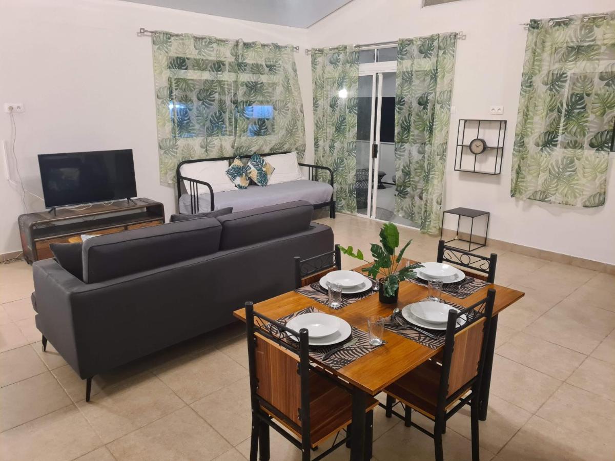 Taharu'U Guest House By The Beach Papara Exteriör bild