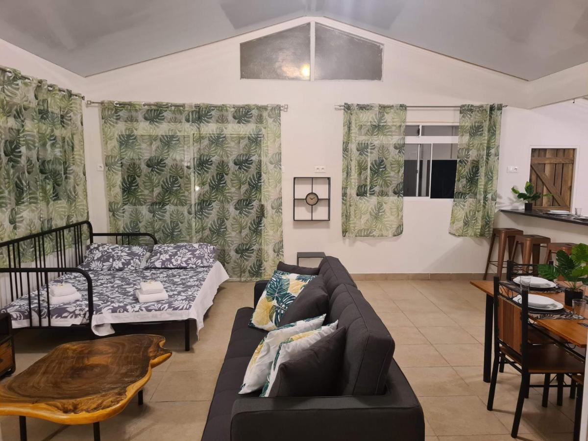 Taharu'U Guest House By The Beach Papara Exteriör bild